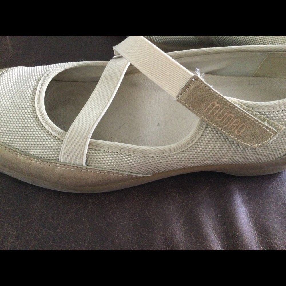 Munro Gold Leather & Mesh Flats Size 8M - Picture 5 of 7